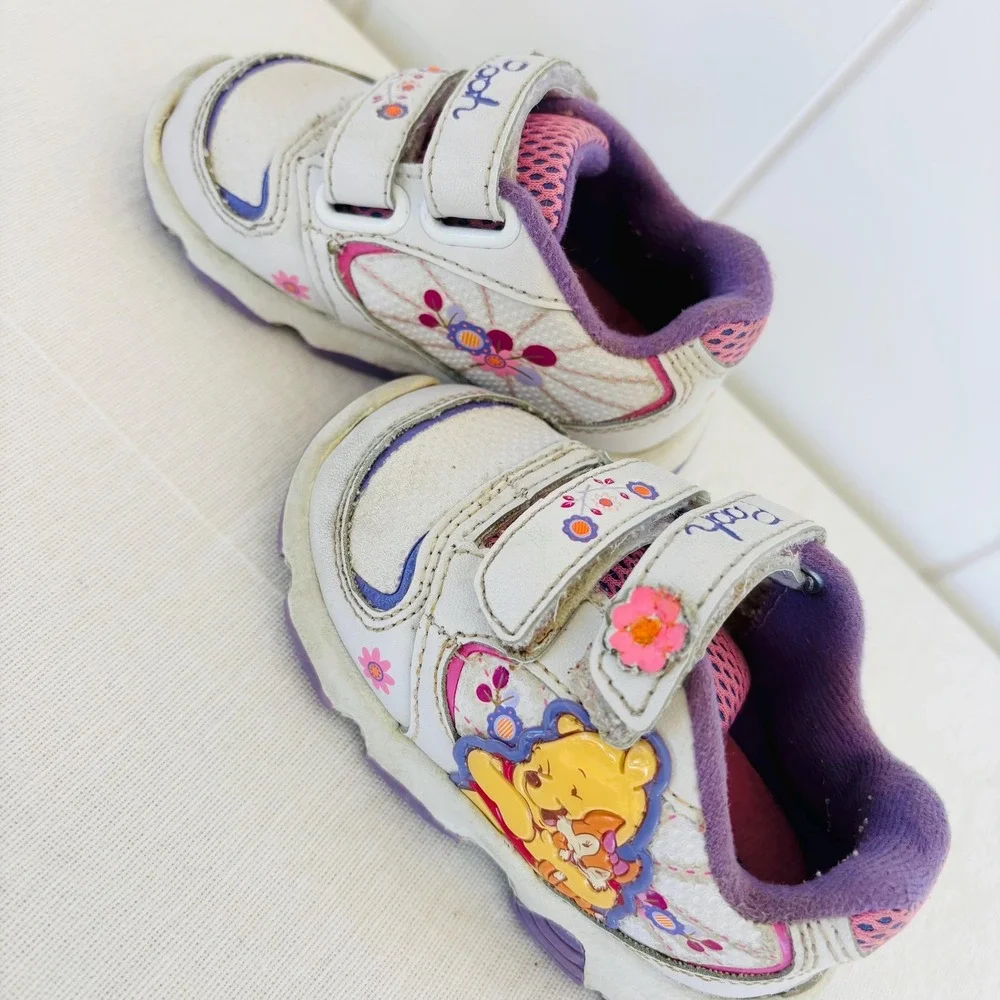 Vintage Winnie the Pooh Disney Floral Tennis Shoes Sneakers, Size 3
